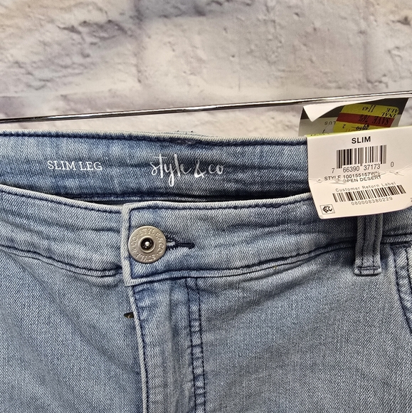 NWT Style & Co Plus Size Stretch Slim Leg Jeans Open Desert 18W - Picture 2 of 5
